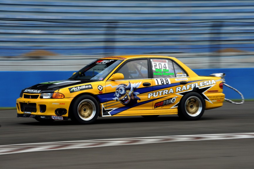 Tips Mencari Mobil Bahan Drag Race